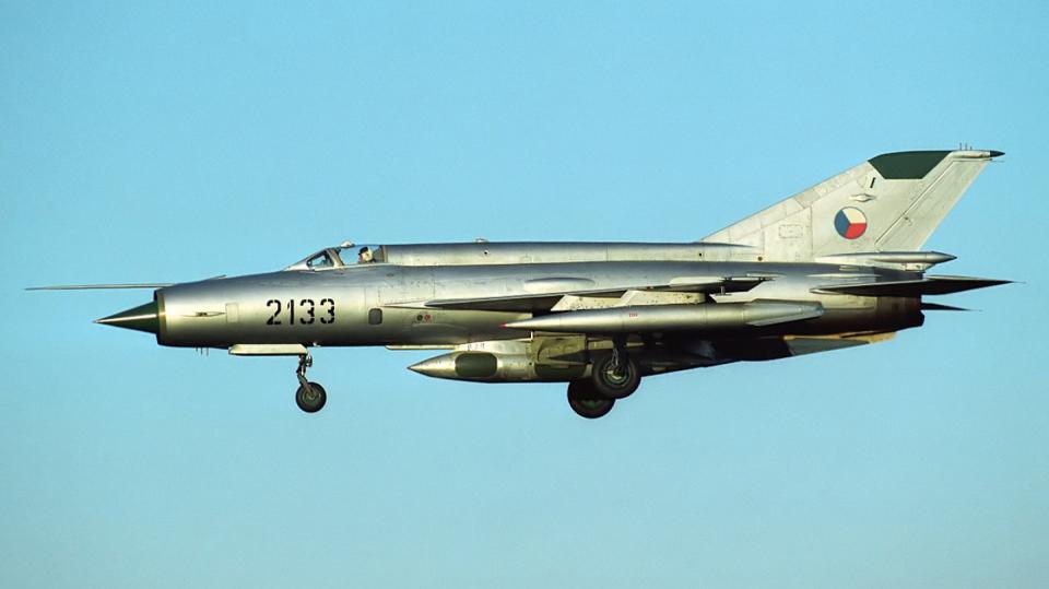 Mig-21 létající v československých barvách
